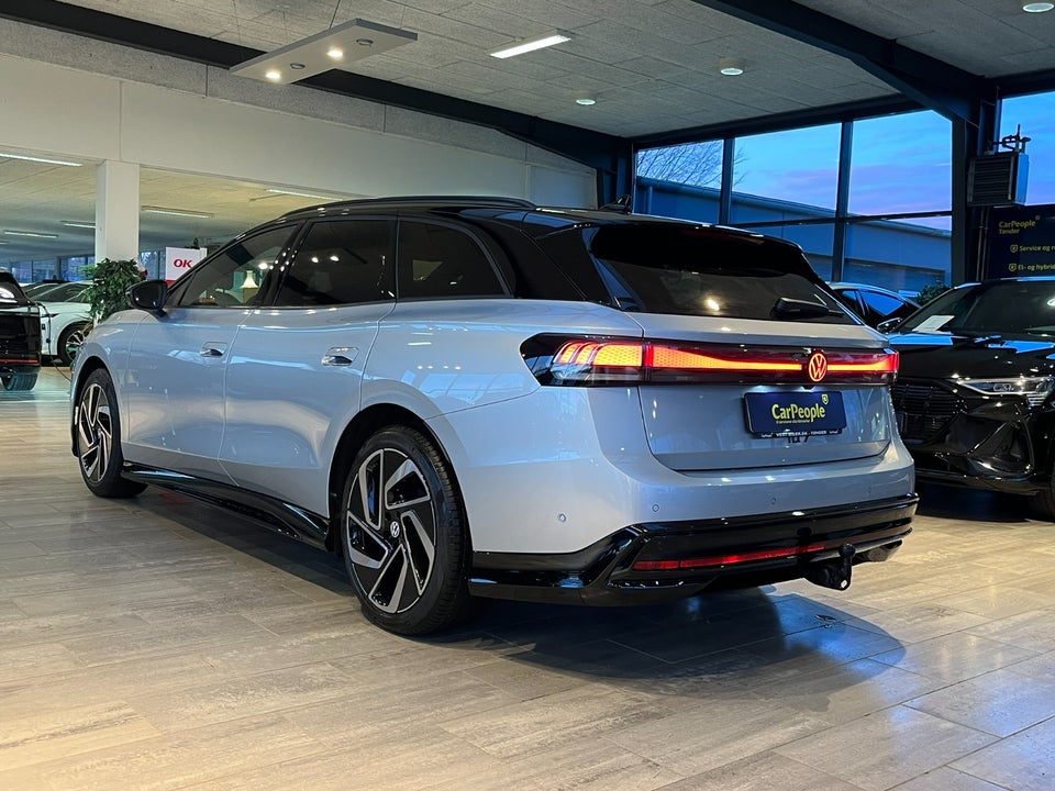 VW ID.7 77 Style+ Tourer 5d