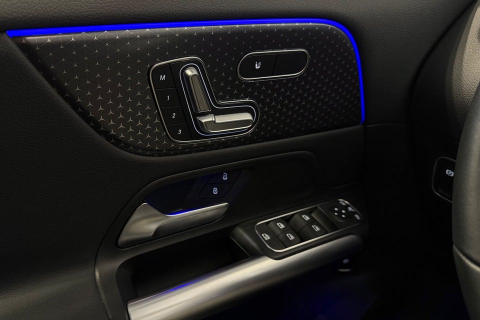 Mercedes EQA300 Progressive 4Matic 5d