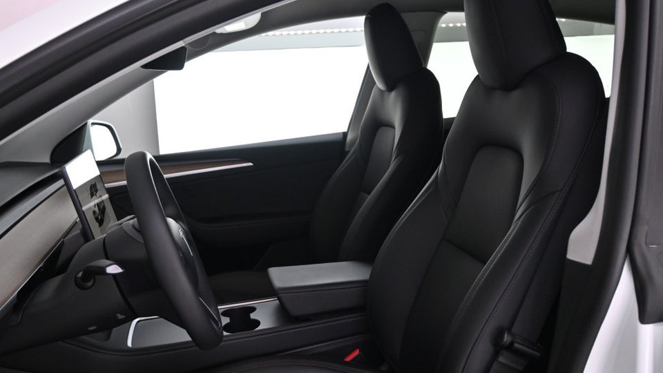 Tesla Model Y Long Range AWD 5d