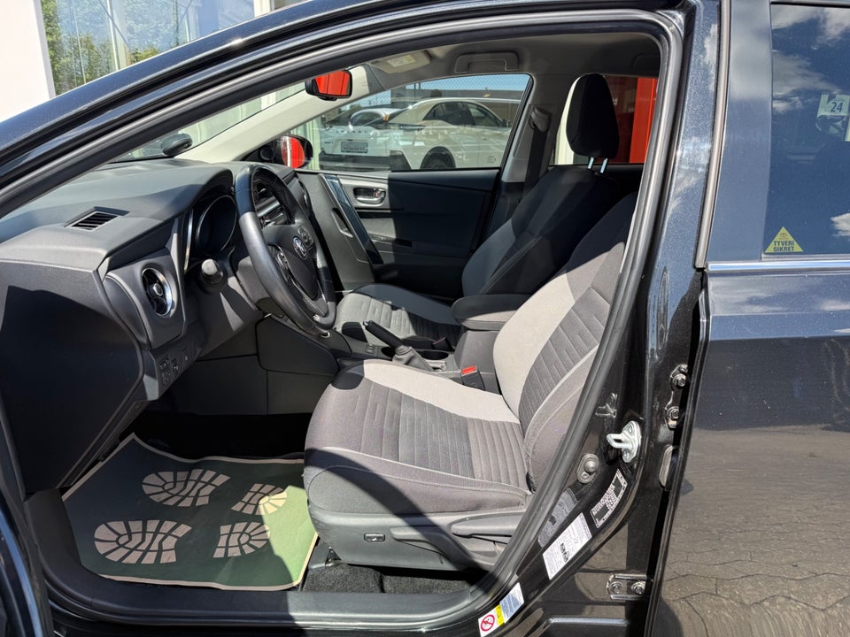 Toyota Auris 1,8 Hybrid H2 Comfort Touring Sports CVT 5d