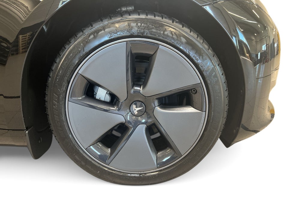 Tesla Model 3 Long Range AWD 4d