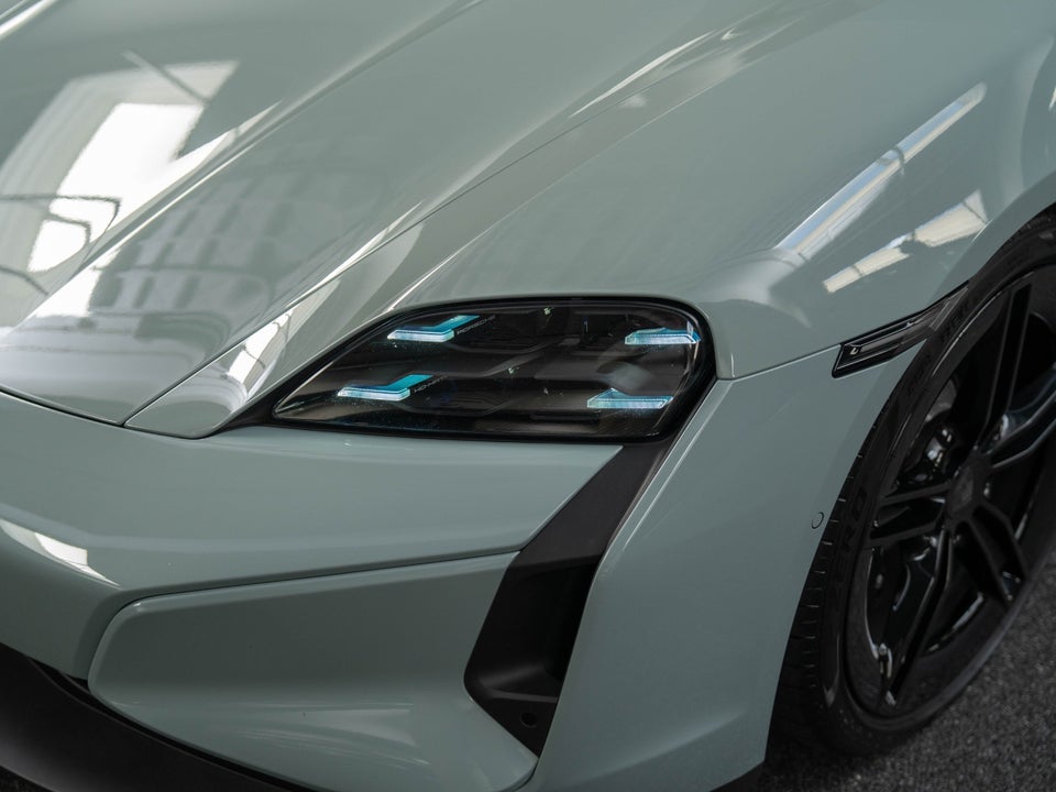 Porsche Taycan Turbo Performance+  4d