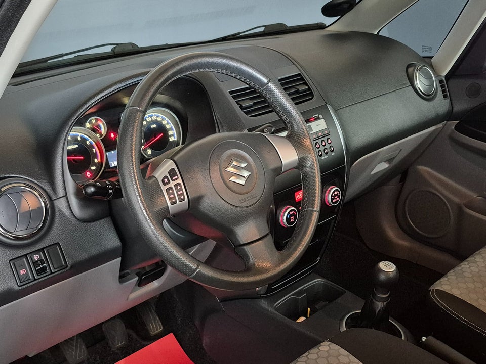 Suzuki SX4 1,6 CombiBack Tour 5d