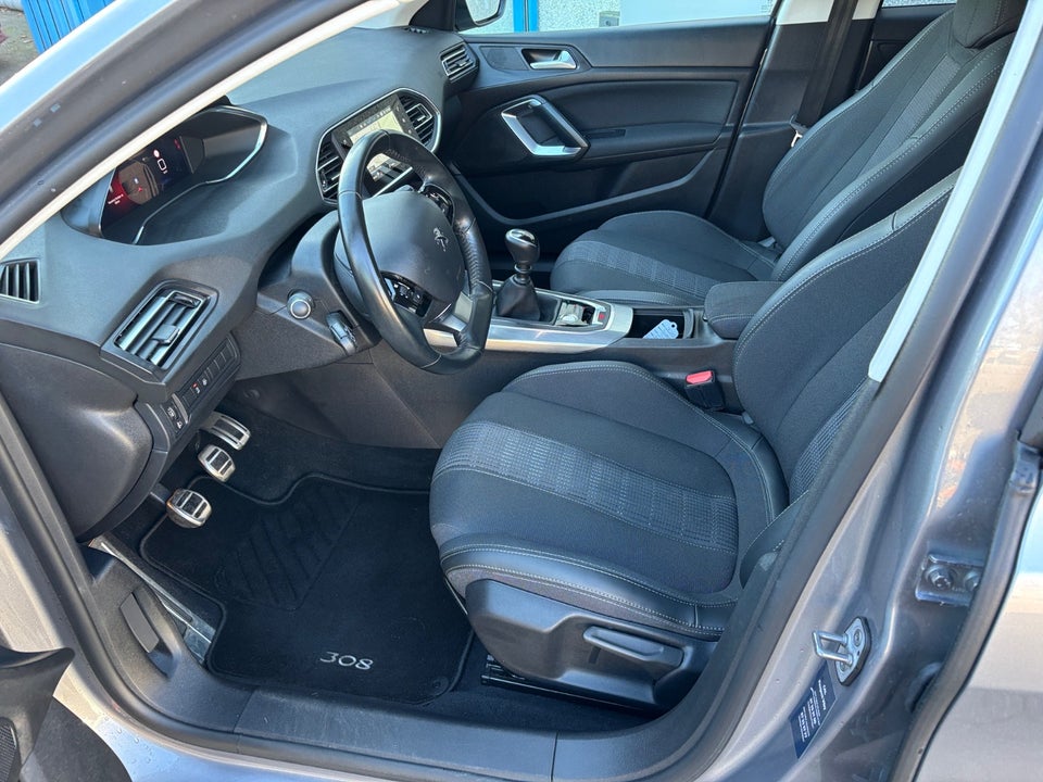 Peugeot 308 1,5 BlueHDi 130 Allure Pack SW 5d