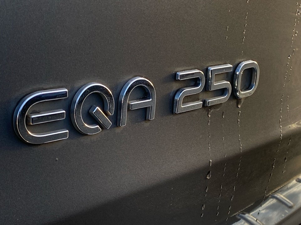 Mercedes EQA250 5d