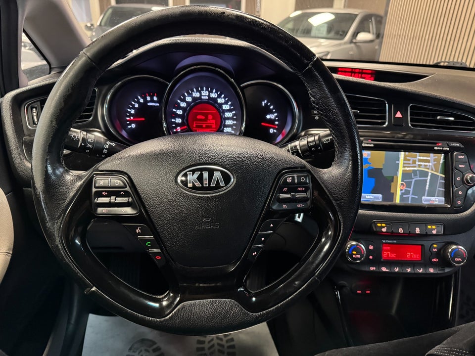 Kia Ceed 1,6 CRDi 128 Spring SW 5d