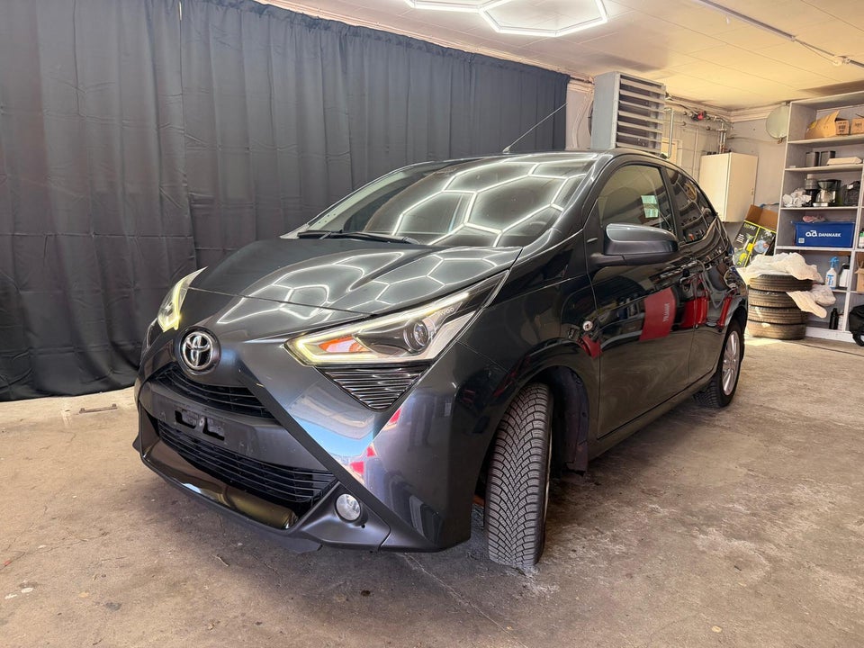 Toyota Aygo 1,0 VVT-i x-play 5d