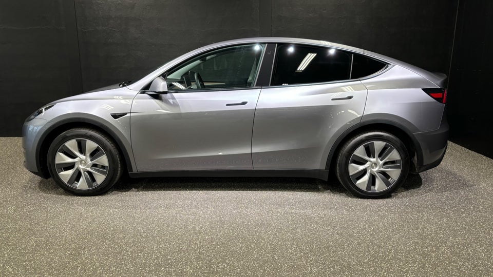 Tesla Model Y Long Range AWD 5d