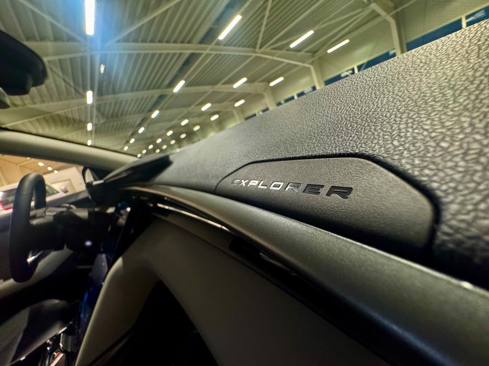 Ford Explorer 82 Select Extended Range 5d