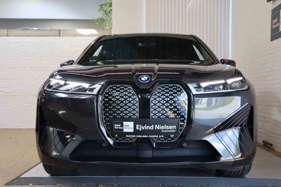 BMW iX xDrive40 Fully Charged 5d