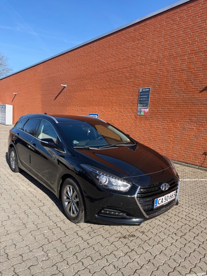 Hyundai i40 1,7 CRDi 141 Trend CW DCT 5d