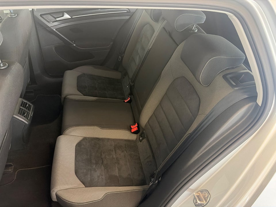 VW Golf VII 1,4 TSi 122 Highline BMT 5d
