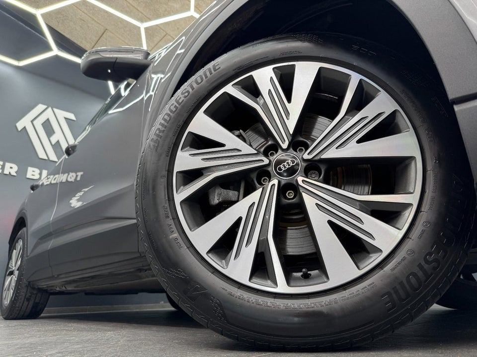 Audi Q4 e-tron 40  5d