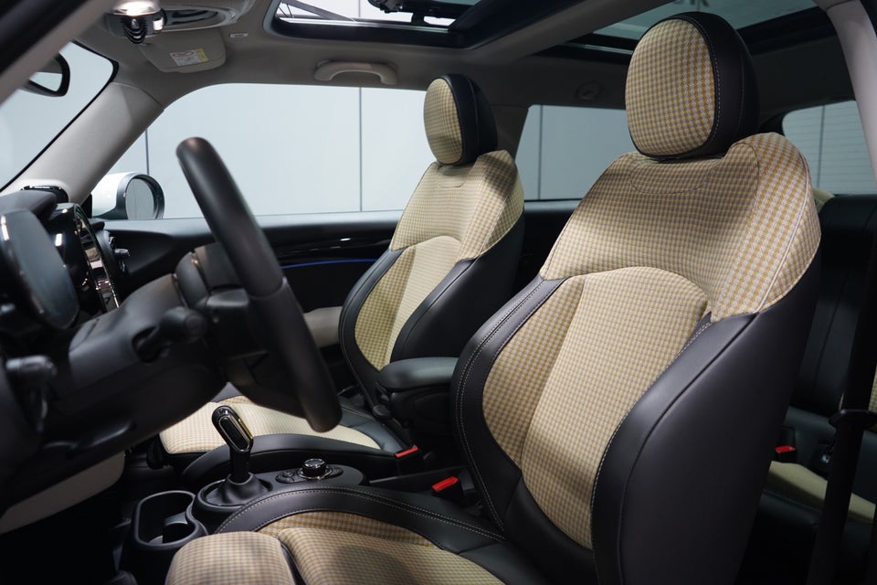 MINI Cooper SE Classic Trim 3d