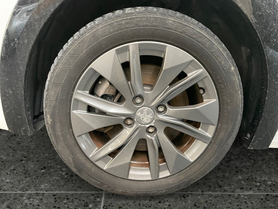 Peugeot e-208 50 Active Pack 5d