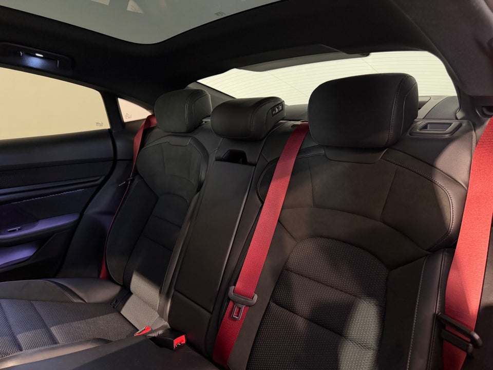 Porsche Taycan 4S Performance+ 4d