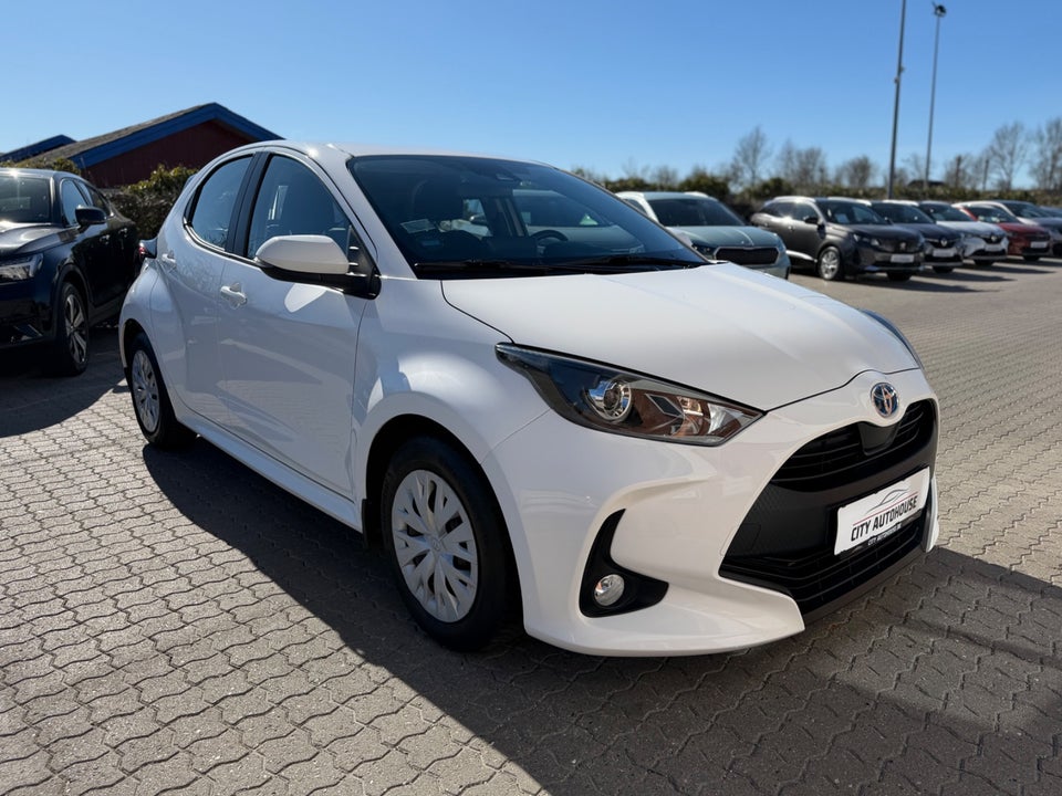 Toyota Yaris 1,5 Hybrid H3 e-CVT 5d