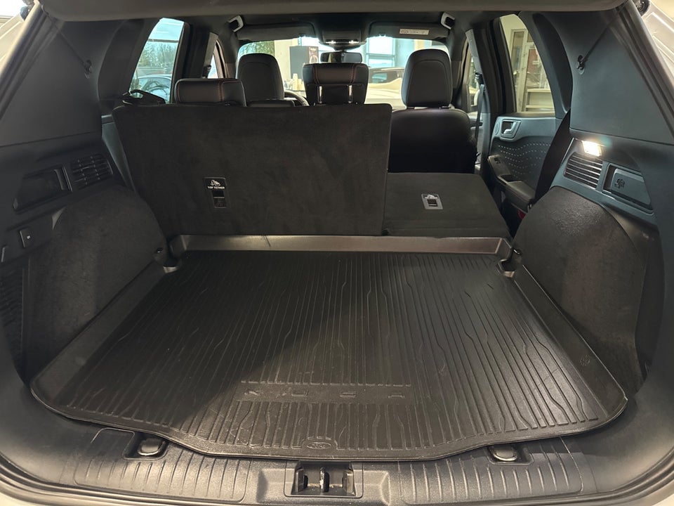 Ford Kuga 2,5 PHEV ST-Line X CVT 5d