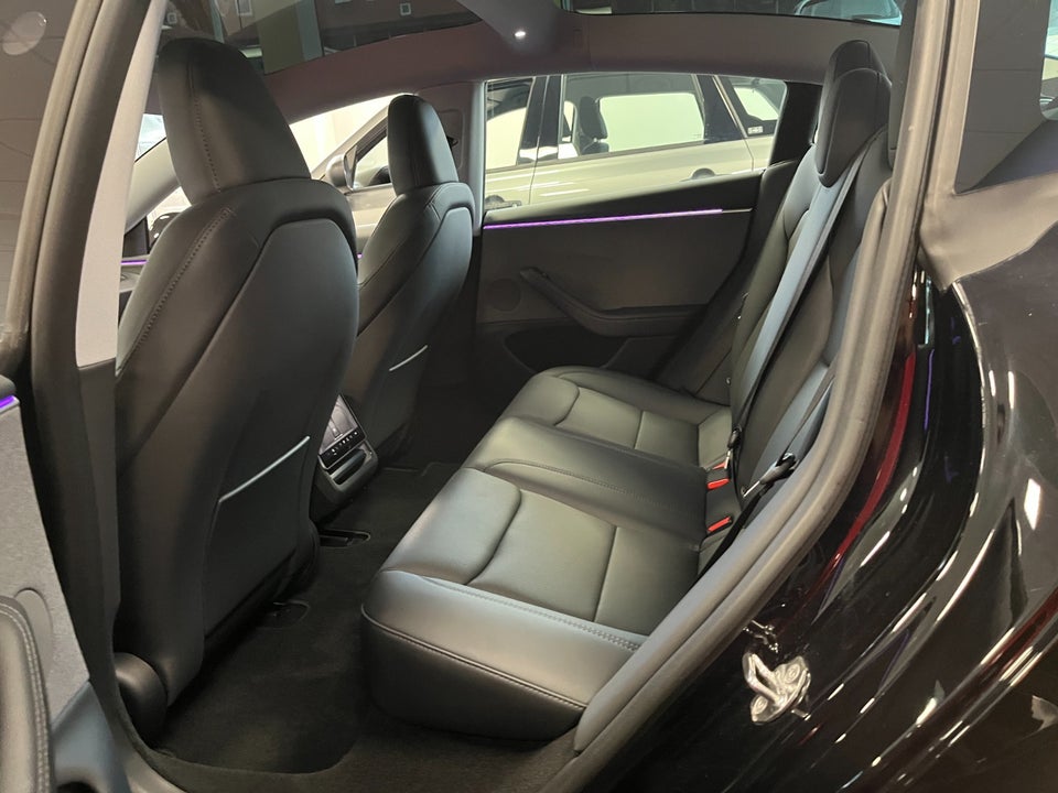 Tesla Model 3 RWD 4d