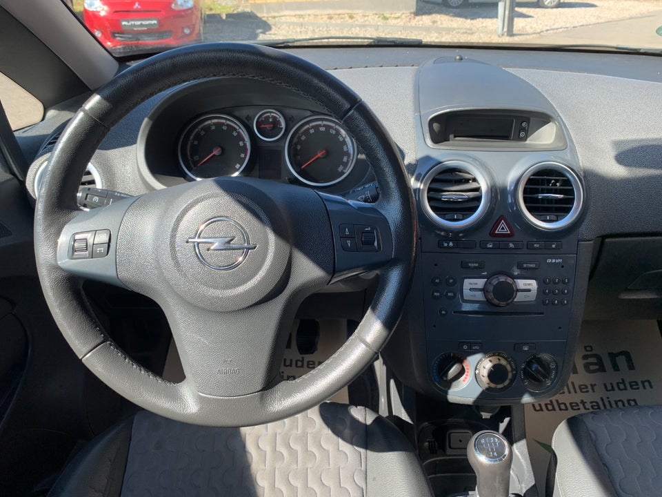 Opel Corsa 1,4 16V Cosmo 5d