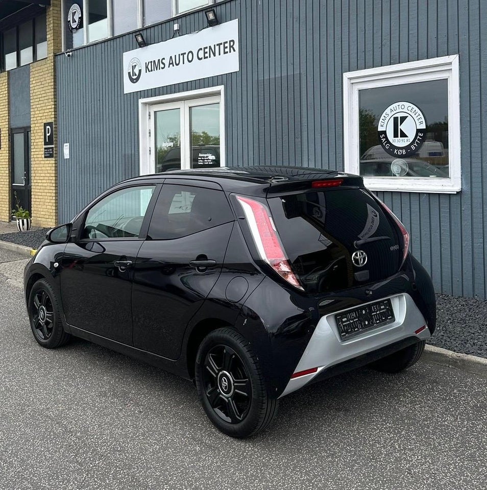 Toyota Aygo 1,0 VVT-i x-black II x-shift 5d