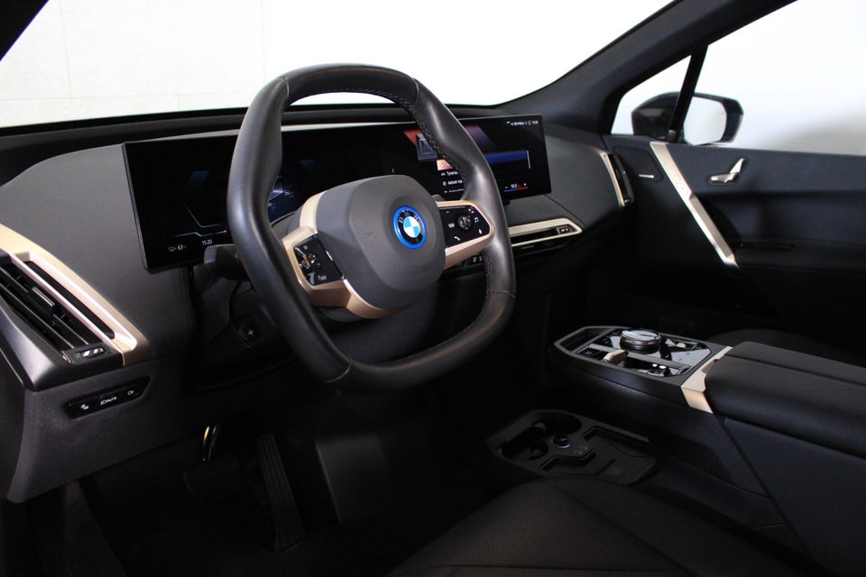 BMW iX xDrive40 Fully Charged Sport 5d
