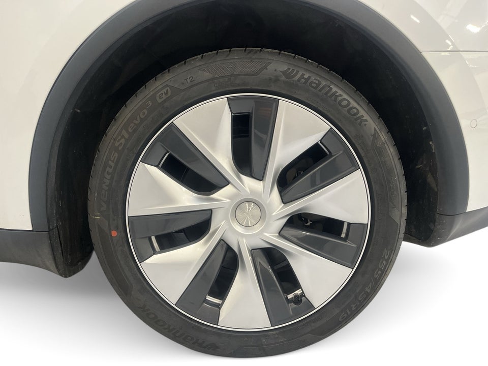 Tesla Model Y Long Range AWD 5d