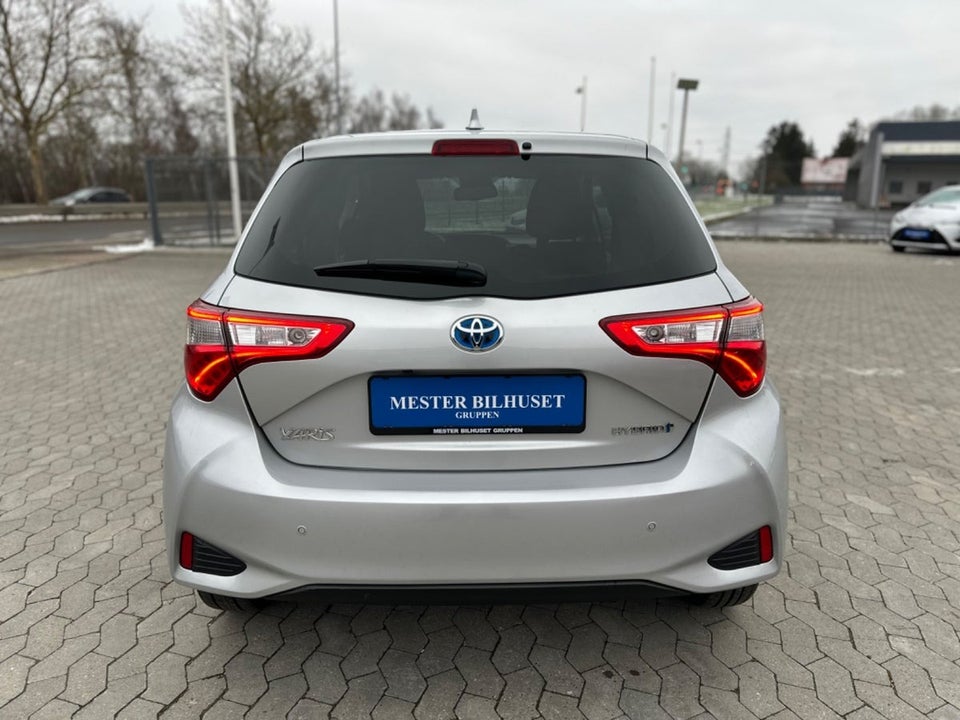 Toyota Yaris 1,5 Hybrid H3 Design e-CVT 5d