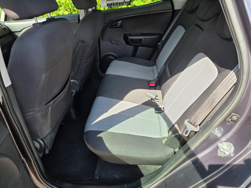 Kia Venga 1,4 CVVT Active 5d