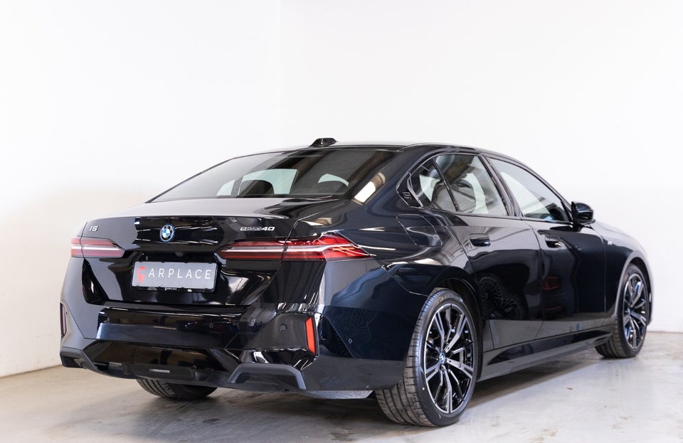 BMW i5 eDrive40 M-Sport 4d