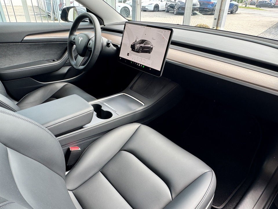 Tesla Model 3 Long Range AWD 4d