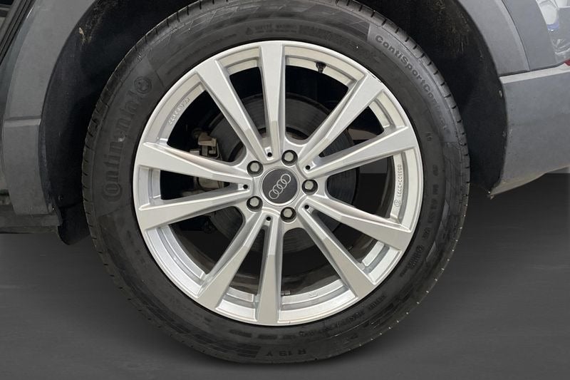 Audi Q3 45 TFSi e Attitude plus S-tr. 5d