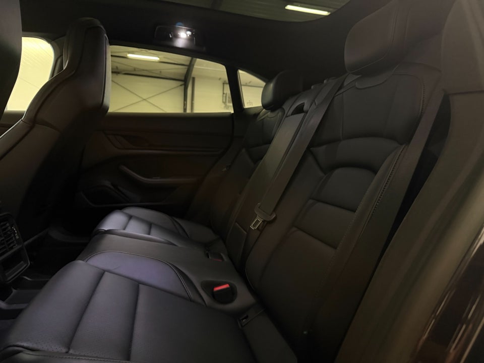 Porsche Taycan Sport Turismo 5d