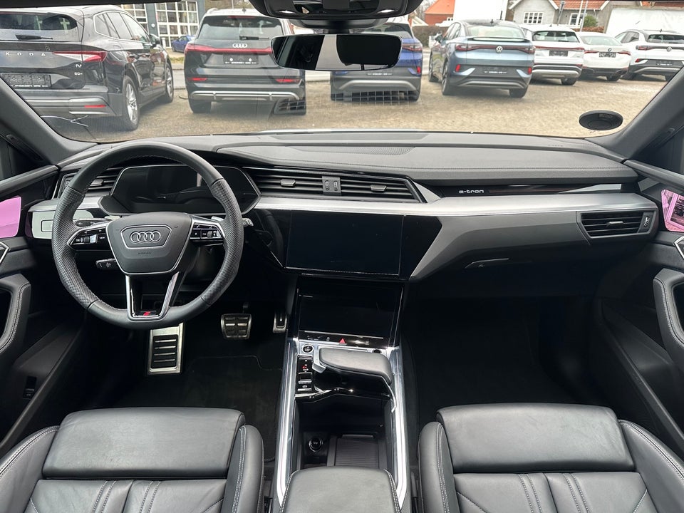 Audi Q8 e-tron 55 S-line quattro 5d