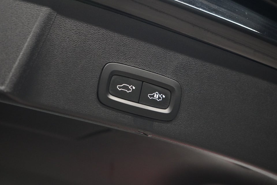 Volvo XC40 P8 ReCharge Twin Plus 5d