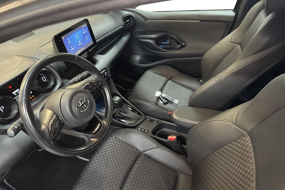 Toyota Yaris 1,5 Hybrid Style e-CVT 5d