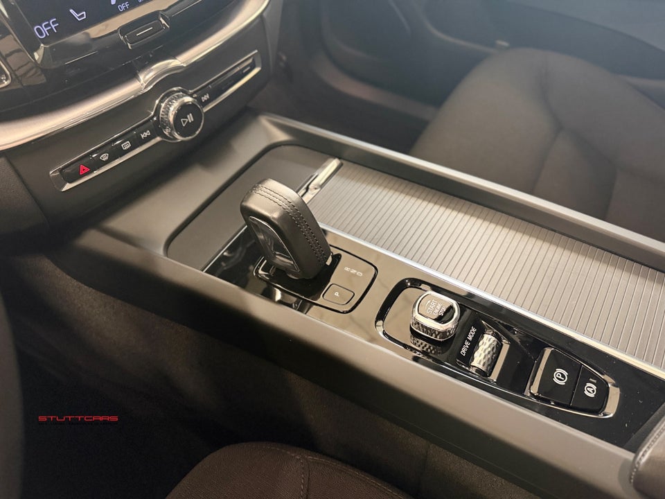 Volvo XC60 2,0 B4 197 Momentum aut. 5d
