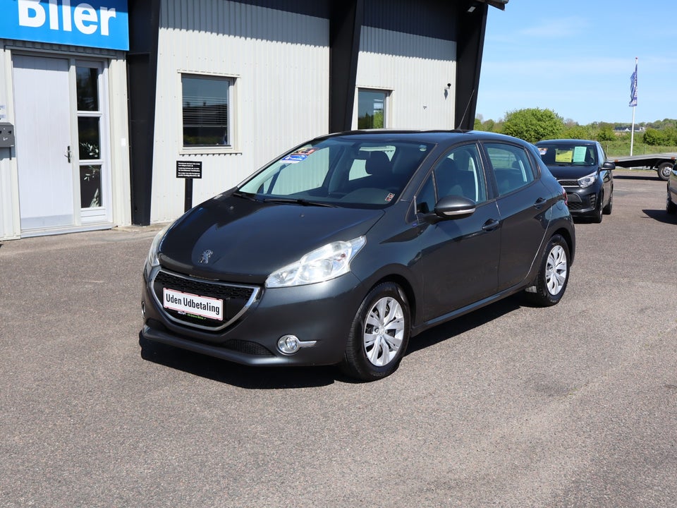 Peugeot 208 1,6 e-HDi 92 Allure Sky 5d