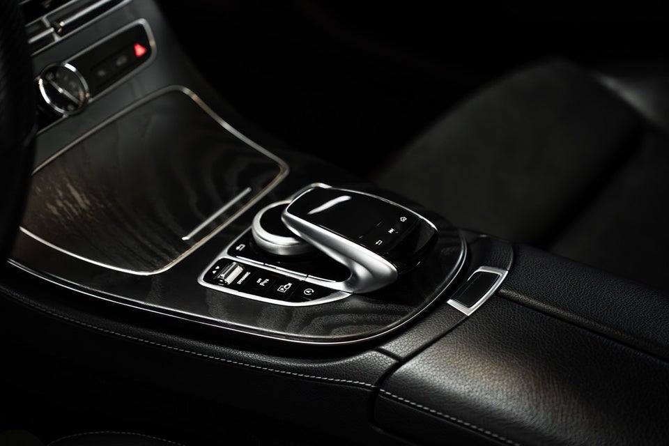 Mercedes E220 d 2,0 aut. 4Matic 4d