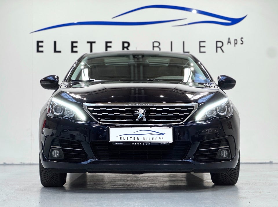 Peugeot 308 1,6 BlueHDi 120 Selection Sky 5d