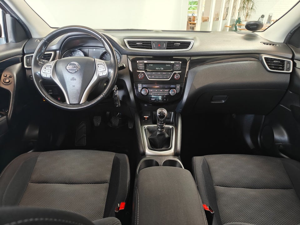 Nissan Qashqai 1,6 Dig-T 163 Acenta 5d