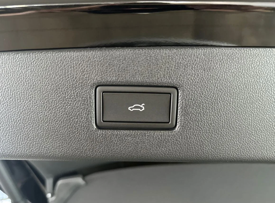 Ford Explorer 79 Premium Extended Range 5d