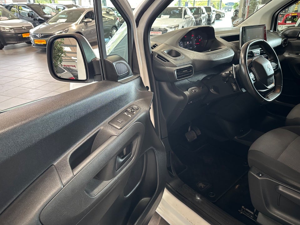 Peugeot Partner 1,5 BlueHDi 130 L2V2 Ultimate EAT8 Van