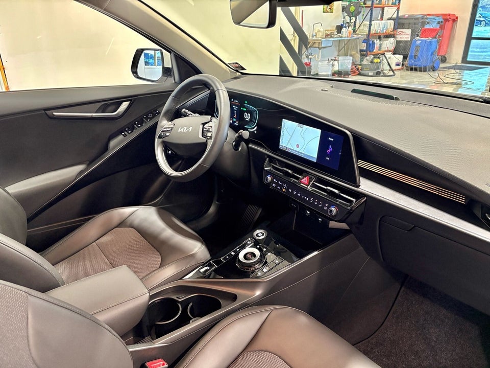 Kia Niro 1,6 PHEV Prestige DCT 5d