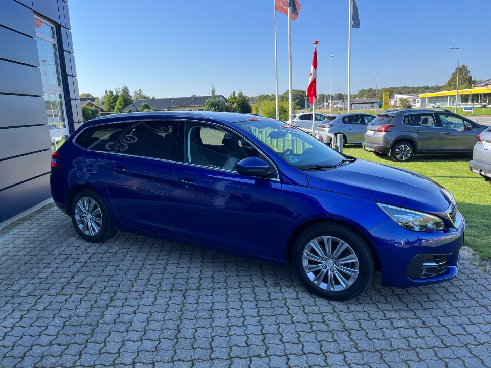 Peugeot 308 1,5 BlueHDi 130 Infinity Sky SW 5d