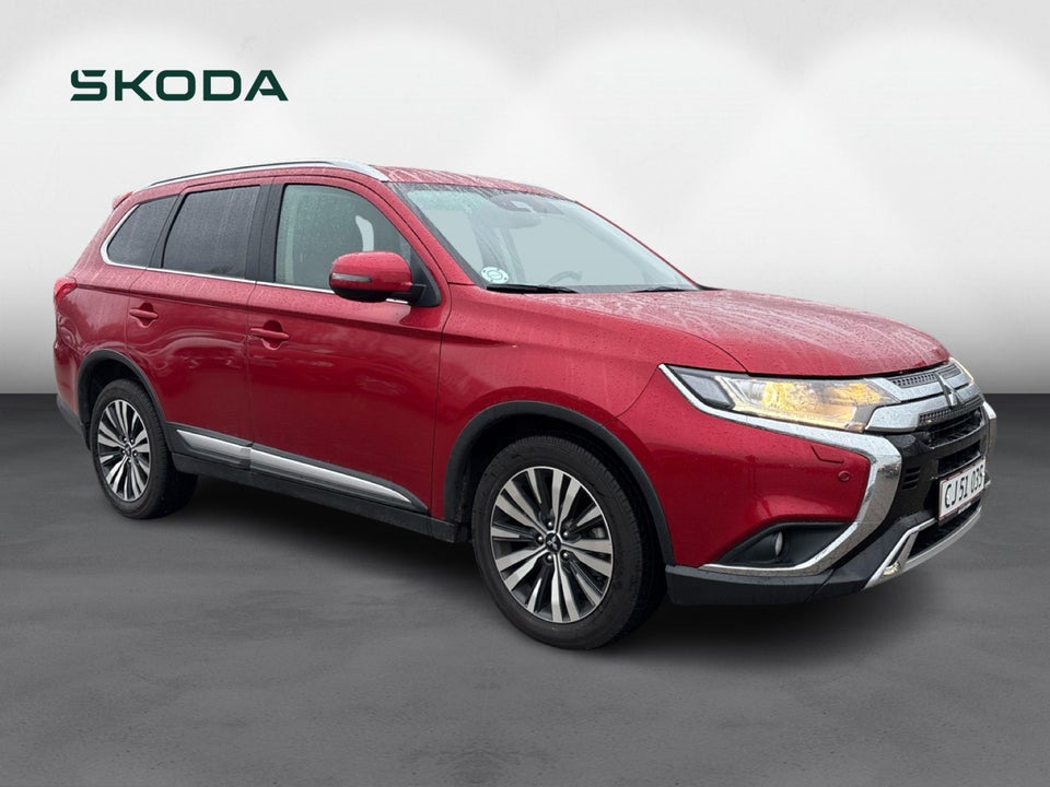 Mitsubishi Outlander 2,0 Intense+ CVT 4WD 5d