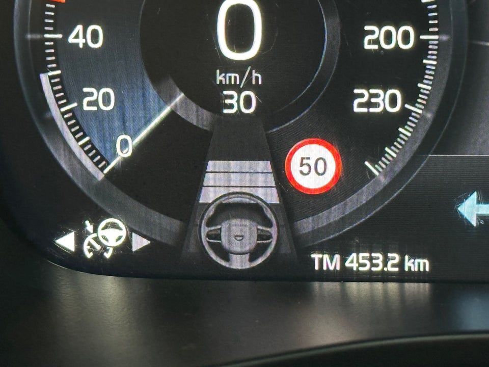 Volvo XC40 2,0 D4 190 Momentum aut. AWD 5d