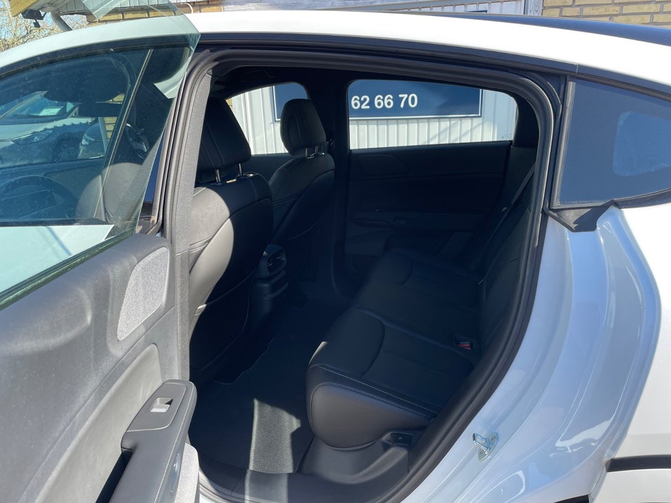 Xpeng G6 Standard Range 5d