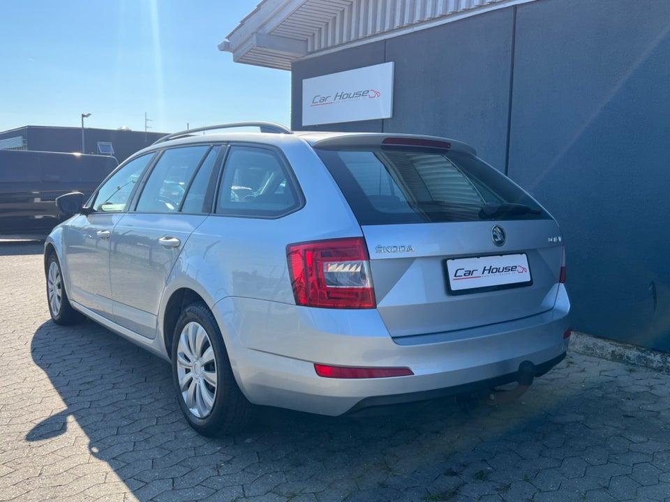 Skoda Octavia 1,6 TDi 105 Ambition Combi 5d