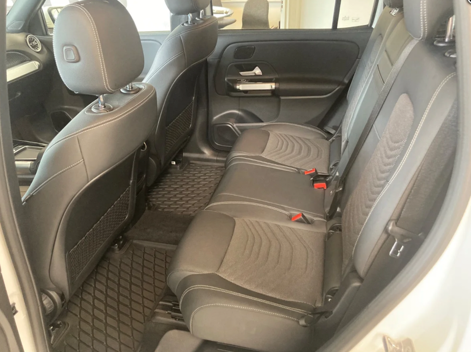 Mercedes EQB300 Progressive Advance Plus 4Matic 7prs 5d